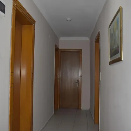 Ozcan Πανσιόν Μαρμαρίς