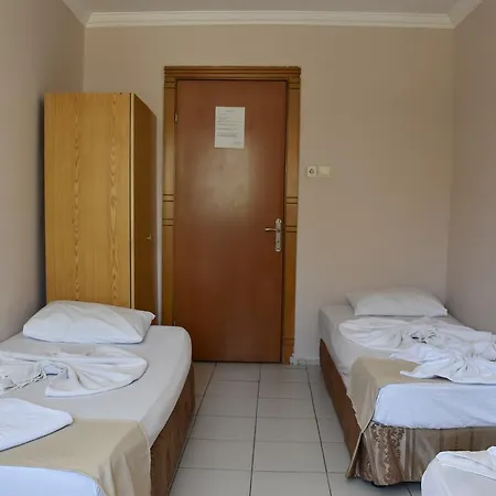 Ozcan Πανσιόν Μαρμαρίς